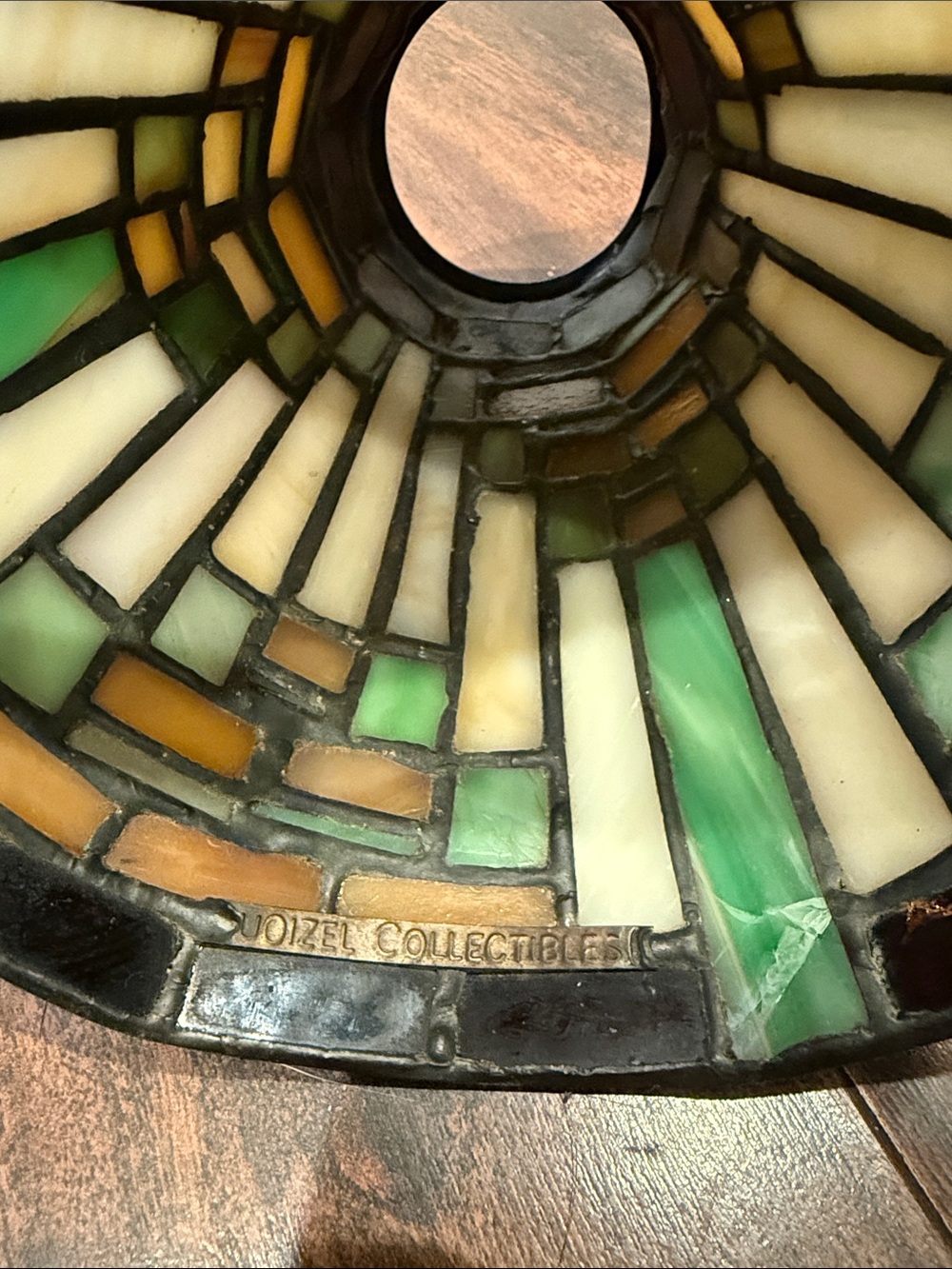 Vintage Quoizel Collection Tiffany Style stained glass lamp shade